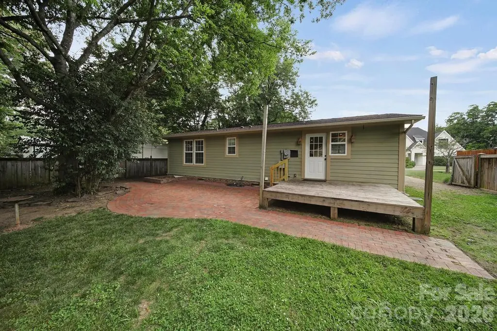 2715 Springway Drive Charlotte NC 28205