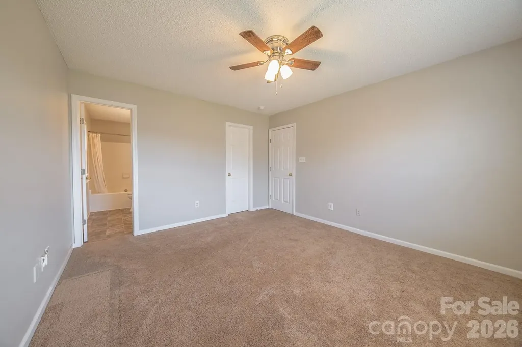 3003 Fairglen Road Charlotte NC 28269