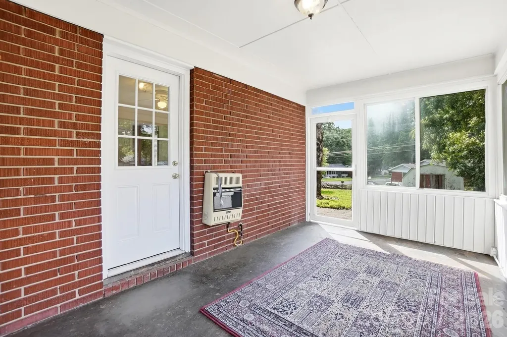 2032 Eastway Drive Charlotte NC 28205