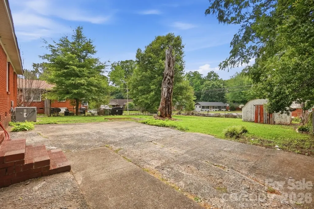 2032 Eastway Drive Charlotte NC 28205