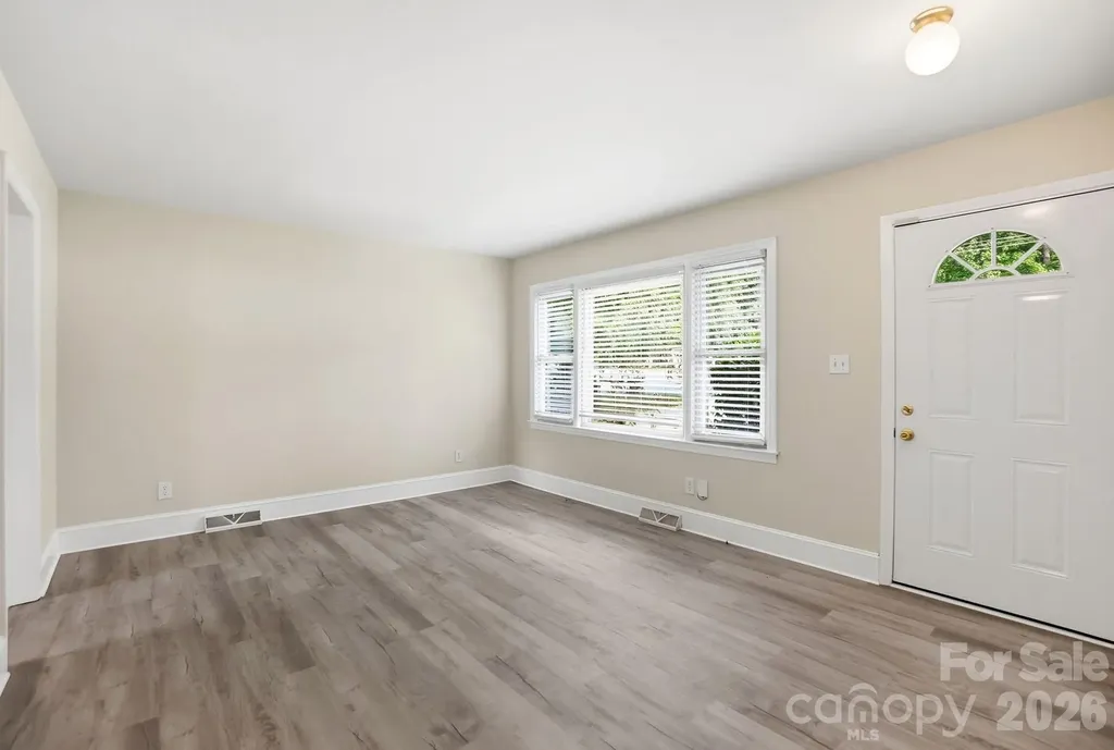 2032 Eastway Drive Charlotte NC 28205