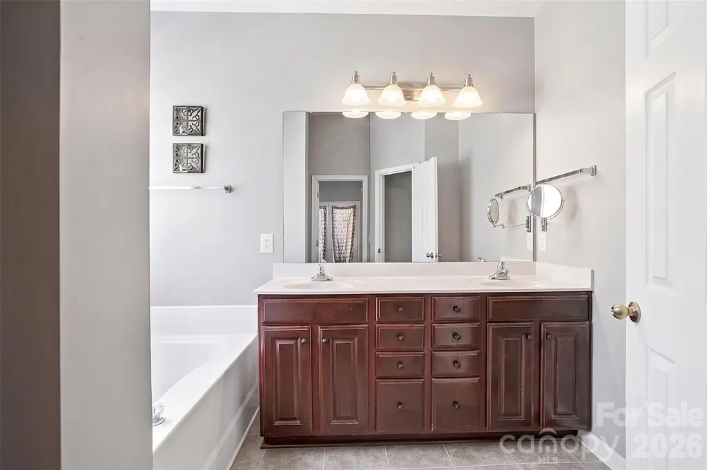 4628 Bonroi Avenue Charlotte NC 28213