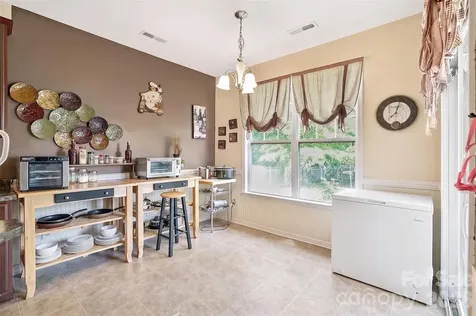 4628 Bonroi Avenue Charlotte NC 28213