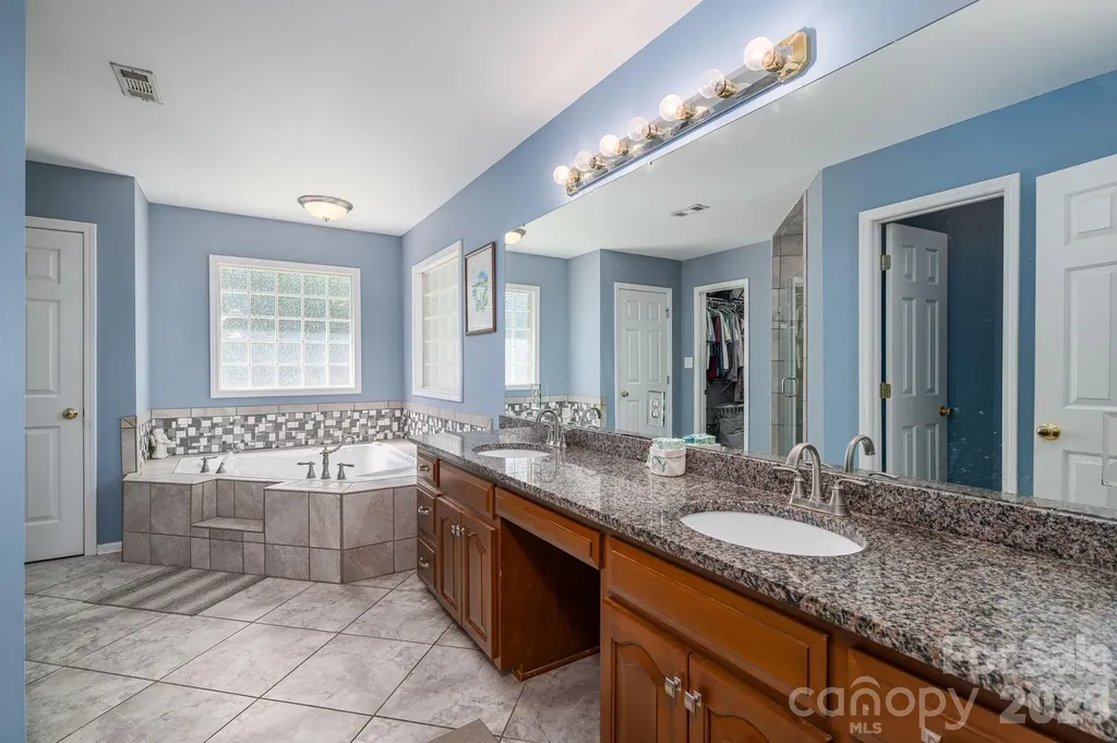 109 Nemans Cove Cherryville NC 28021