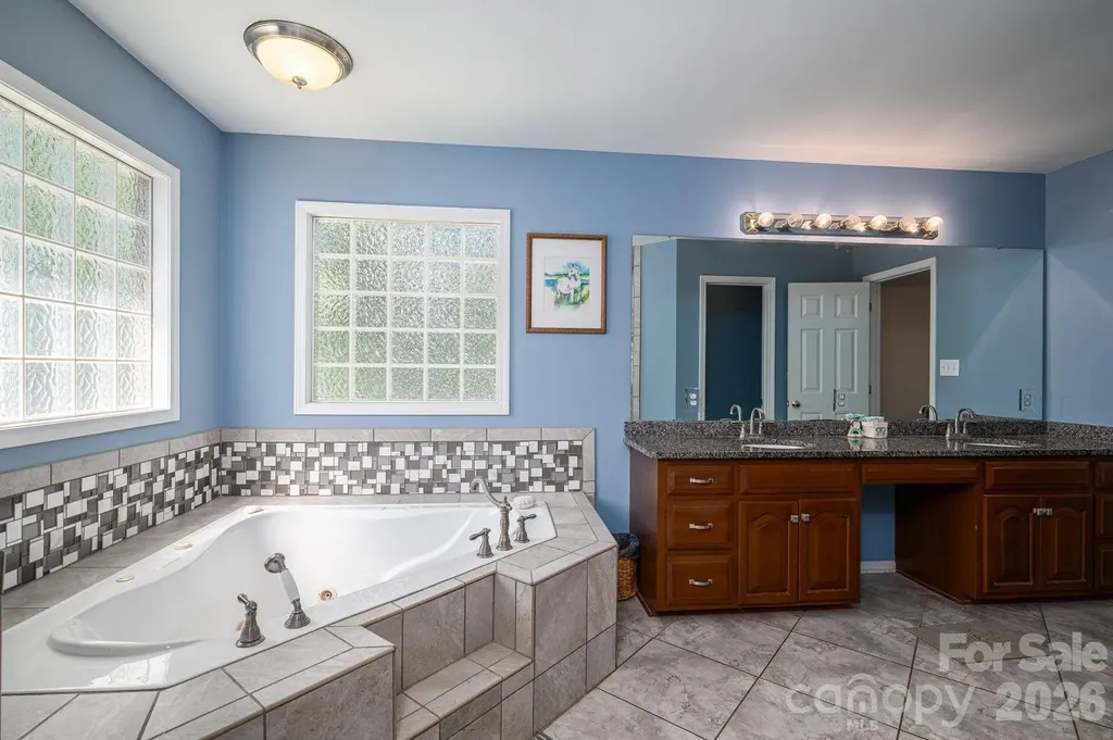 109 Nemans Cove Cherryville NC 28021
