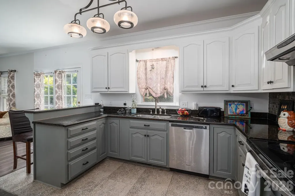 109 Nemans Cove Cherryville NC 28021