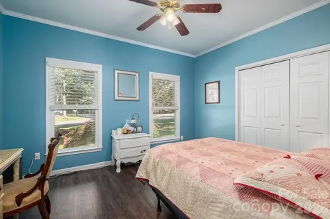 109 Nemans Cove Cherryville NC 28021