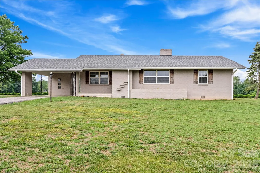 114 Shiloh Farm Trail State Road NC 28676