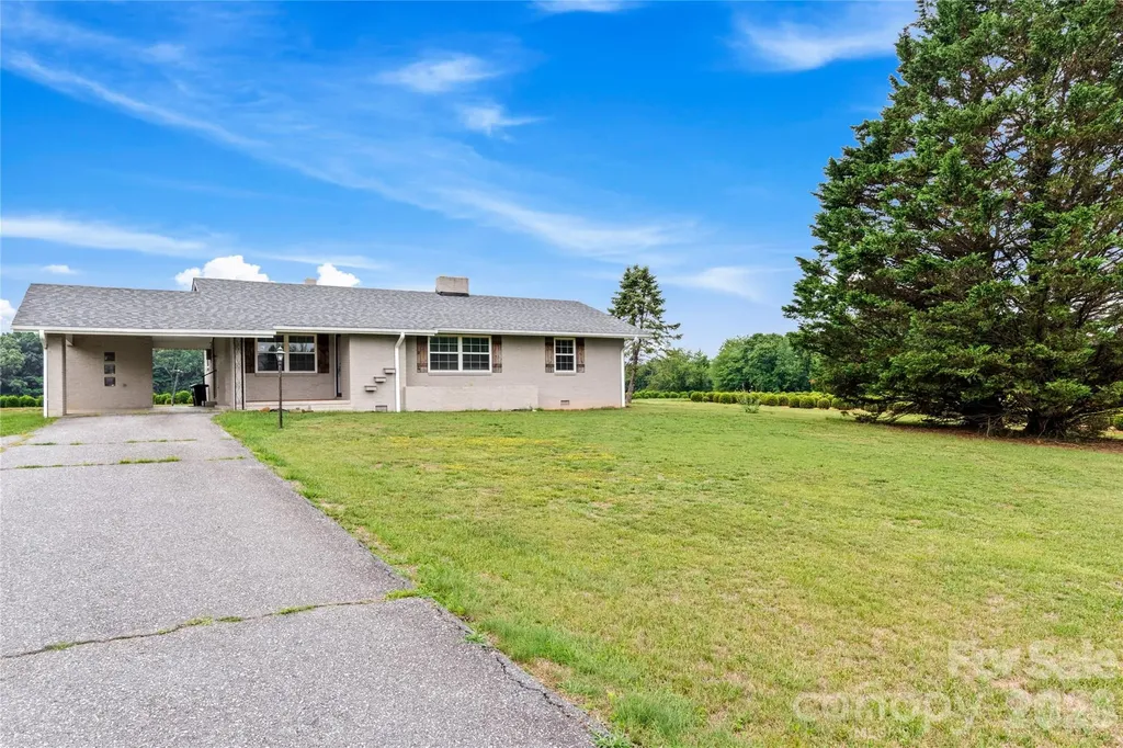 114 Shiloh Farm Trail State Road NC 28676