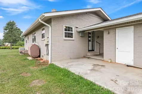 114 Shiloh Farm Trail State Road NC 28676