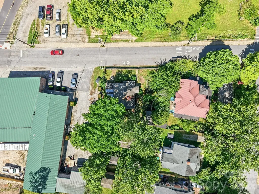 414 S Whitted Street Hendersonville NC 28739