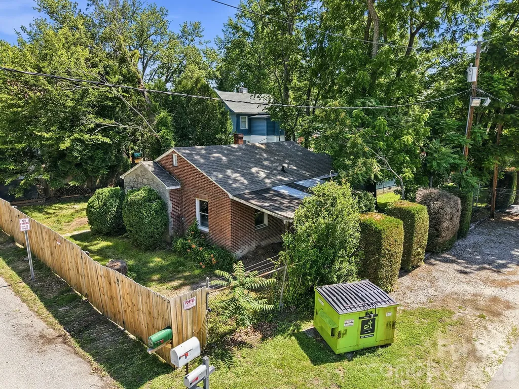 414 S Whitted Street Hendersonville NC 28739