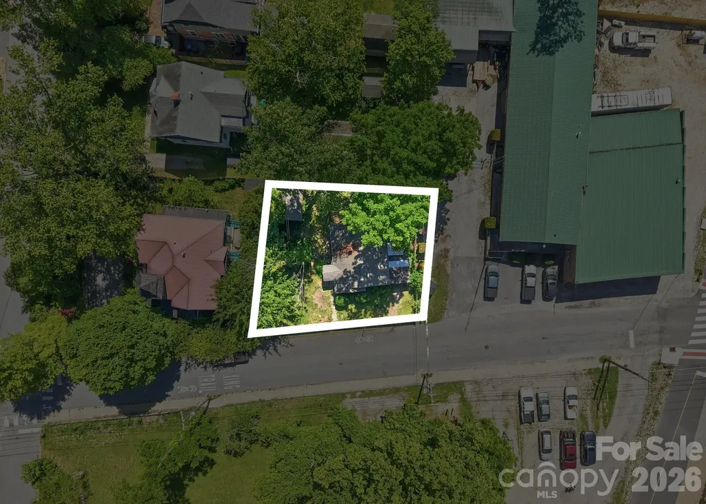 414 S Whitted Street Hendersonville NC 28739