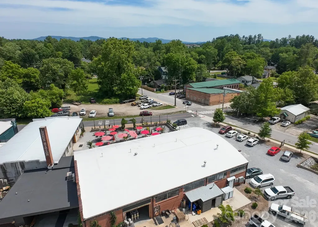 414 S Whitted Street Hendersonville NC 28739