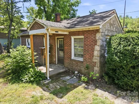 414 S Whitted Street Hendersonville NC 28739
