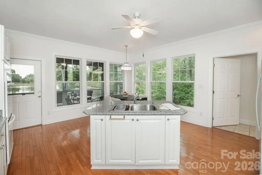 719 Deerlake Road Brevard NC 28712