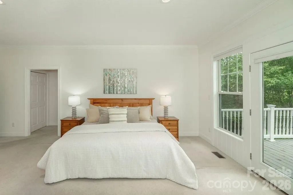 719 Deerlake Road Brevard NC 28712