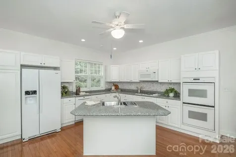 719 Deerlake Road Brevard NC 28712