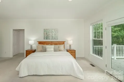 719 Deerlake Road Brevard NC 28712