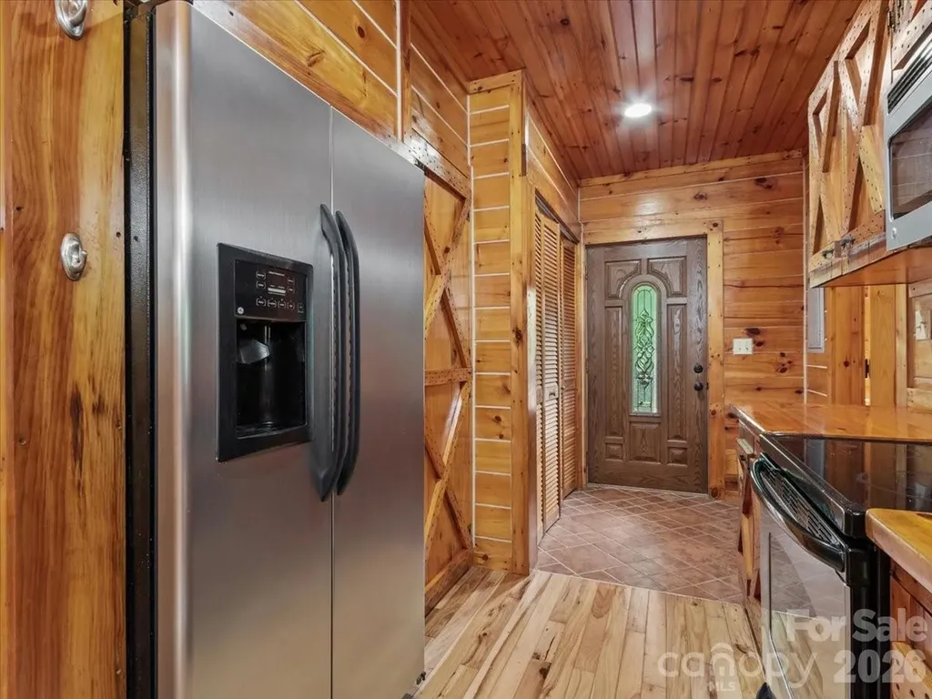 439 Upper Pig Pen Road Green Mountain NC 28740