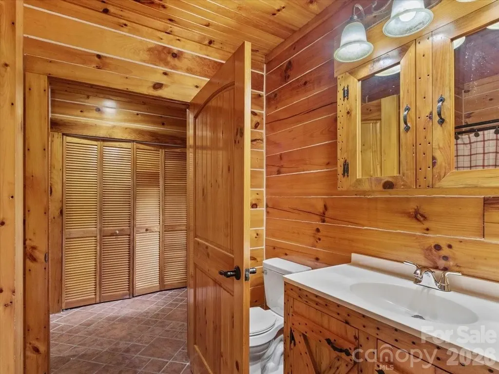439 Upper Pig Pen Road Green Mountain NC 28740