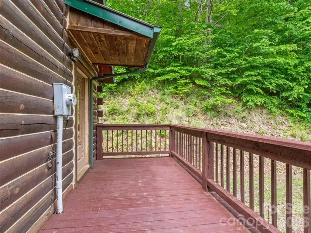 439 Upper Pig Pen Road Green Mountain NC 28740