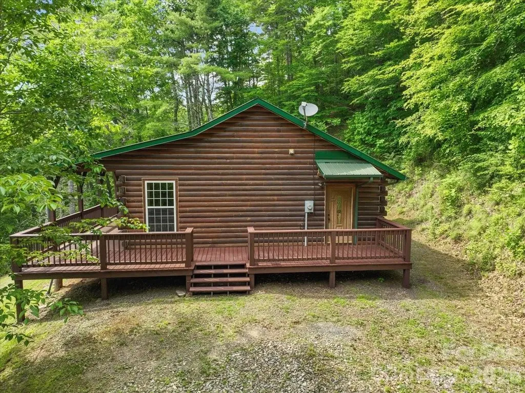 439 Upper Pig Pen Road Green Mountain NC 28740