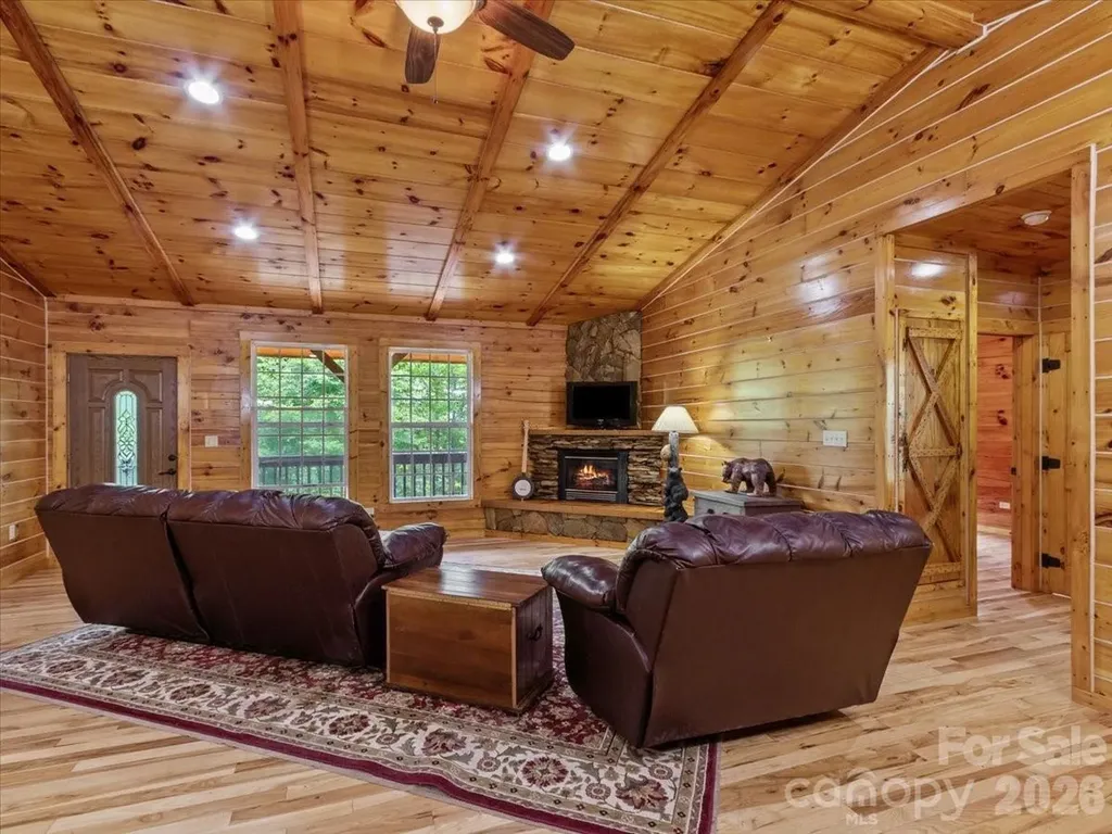 439 Upper Pig Pen Road Green Mountain NC 28740
