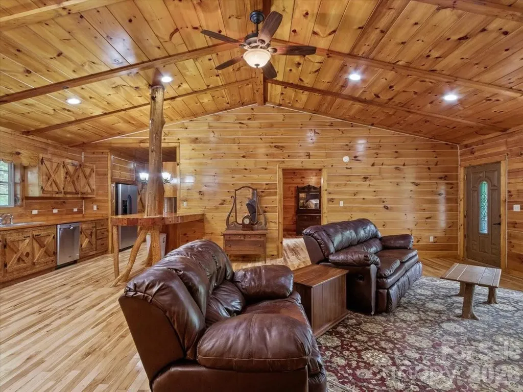 439 Upper Pig Pen Road Green Mountain NC 28740