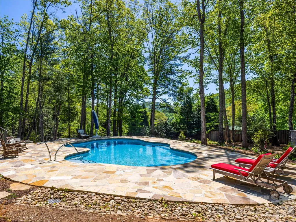 17 Nestlewood Drive Arden NC 28704