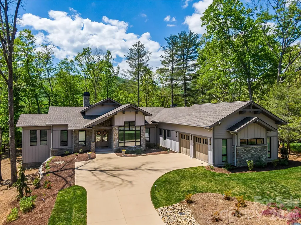 17 Nestlewood Drive Arden NC 28704