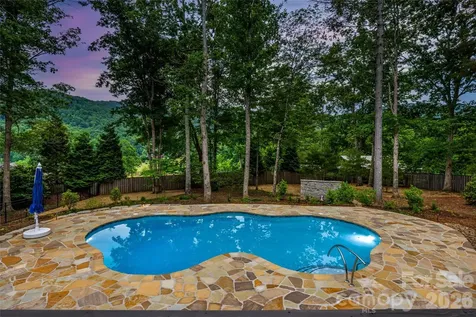 17 Nestlewood Drive Arden NC 28704