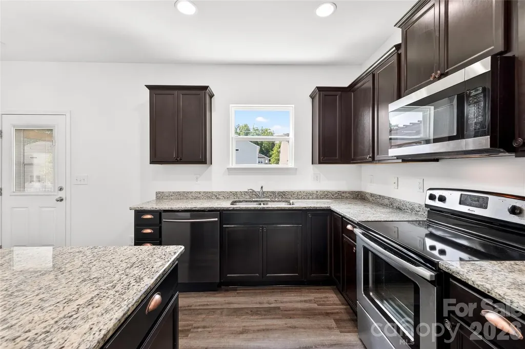 9013 Magnolia Lily Avenue Charlotte NC 28227
