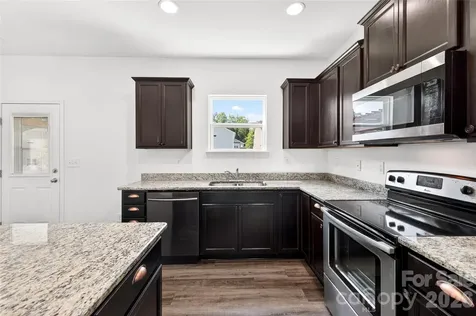 9013 Magnolia Lily Avenue Charlotte NC 28227