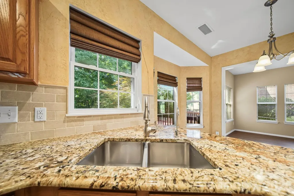 2812 Redfield Drive Charlotte NC 28270