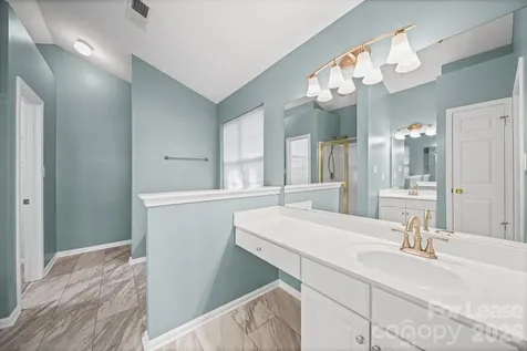 2812 Redfield Drive Charlotte NC 28270