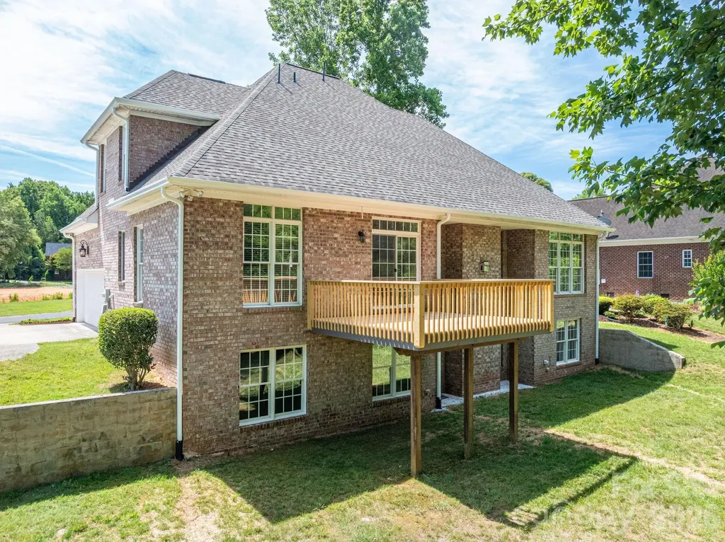 4017 Foxes Trail Cramerton NC 28032