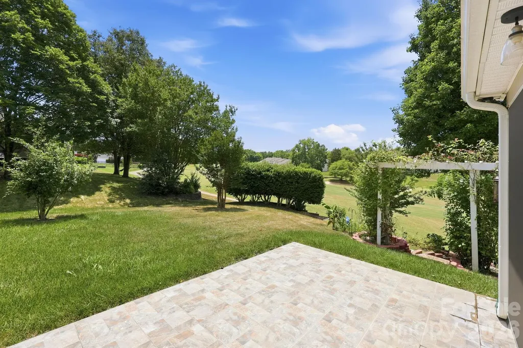 1854 Briarcrest Drive NW Charlotte NC 28269