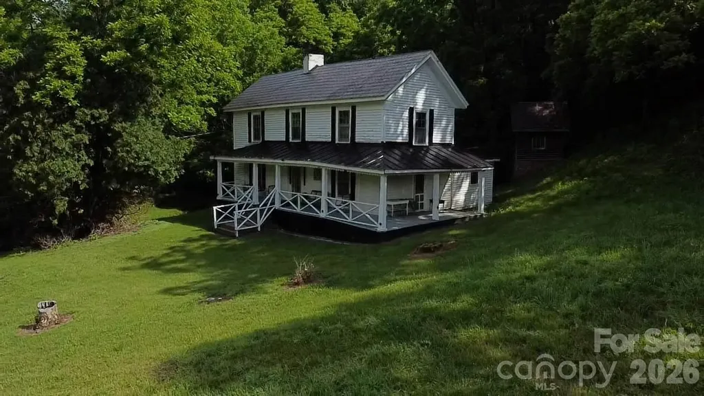 1327 Nc 80 Highway Bakersville NC 28705