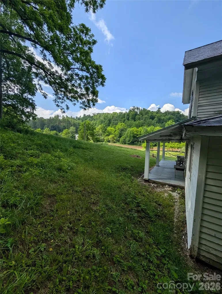 1327 Nc 80 Highway Bakersville NC 28705