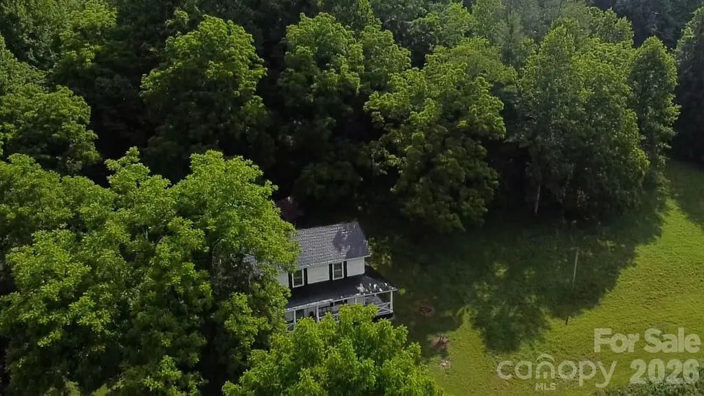 1327 Nc 80 Highway Bakersville NC 28705