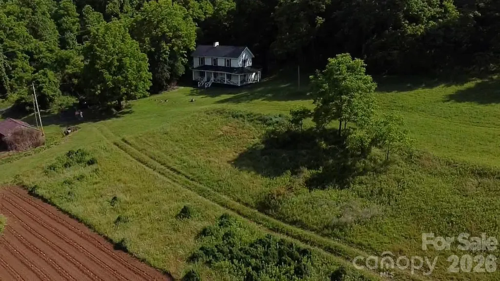 1327 Nc 80 Highway Bakersville NC 28705