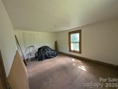 1327 Nc 80 Highway Bakersville NC 28705