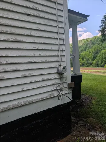 1327 Nc 80 Highway Bakersville NC 28705
