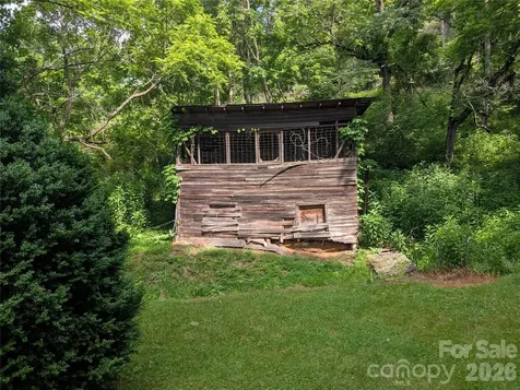 1327 Nc 80 Highway Bakersville NC 28705