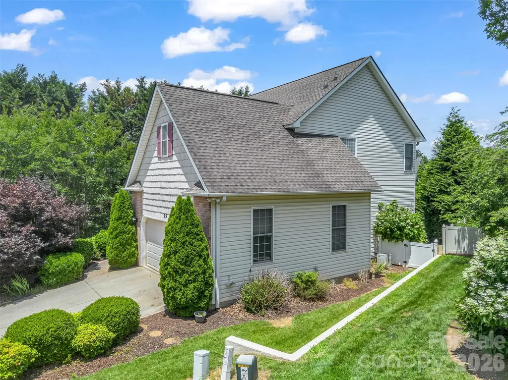 99 Driftstone Circle Arden NC 28704
