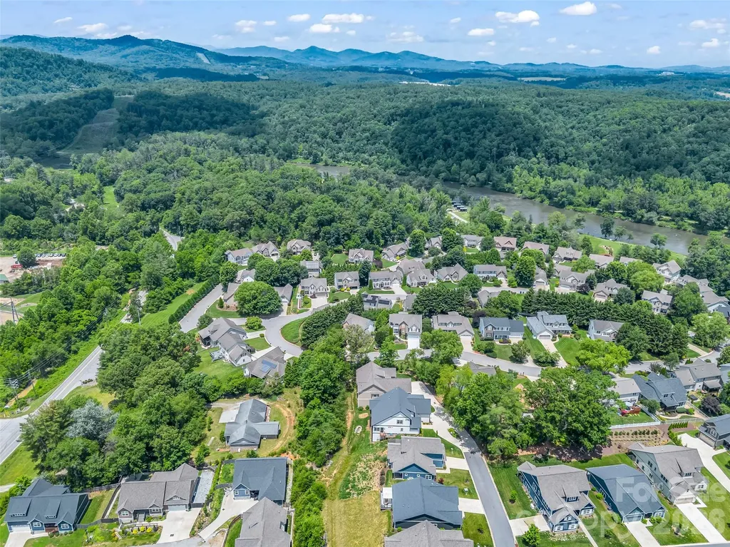 99 Driftstone Circle Arden NC 28704