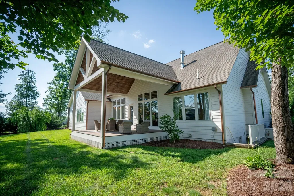 210 Samuel Drive Mills River NC 28759