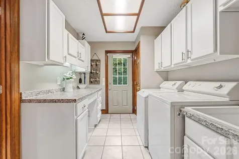 8418 Pine Hill Road Charlotte NC 28227