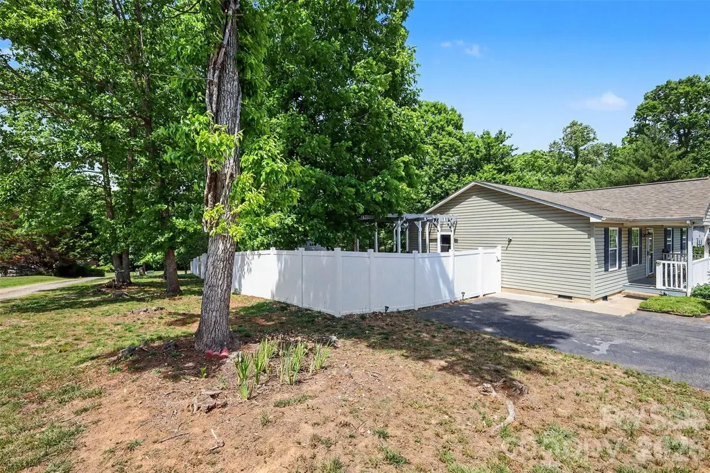 4432 Bennett Road Morganton NC 28655